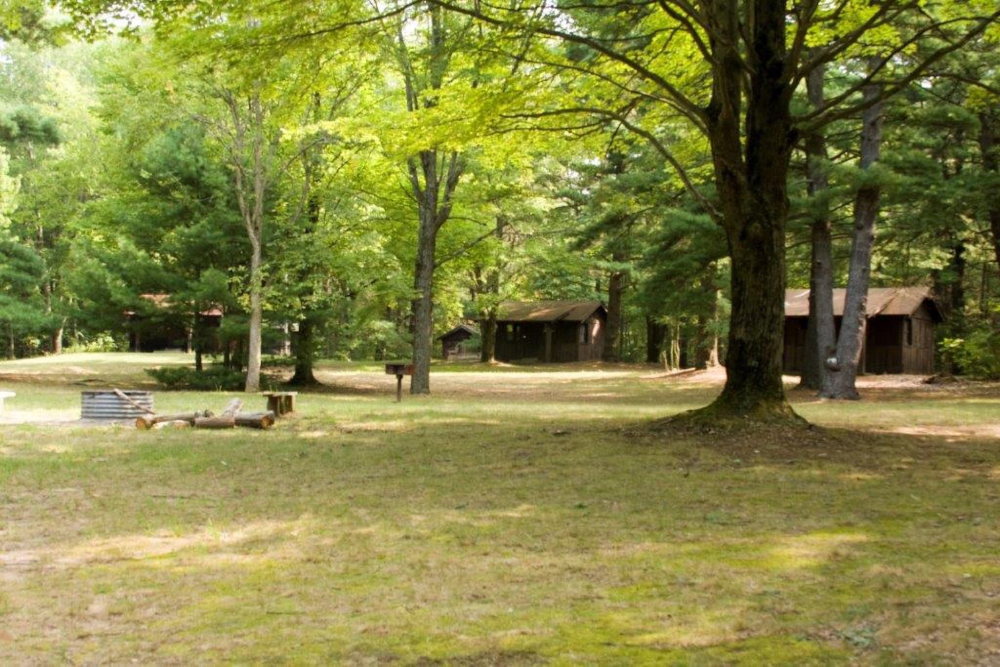 Grounds and pathways at Long Lake